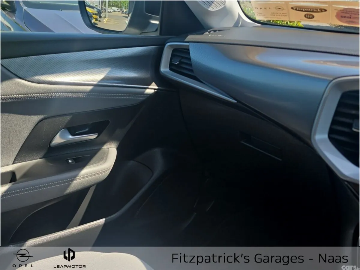 Opel Mokka SUV, Petrol, 2025, White