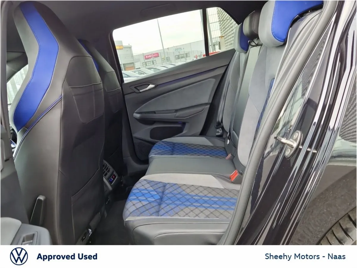Volkswagen Golf Hatchback, Petrol, 2023, Black
