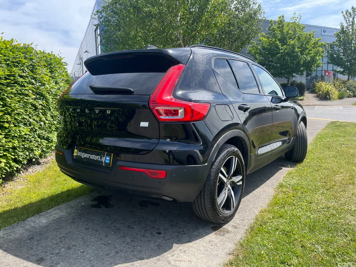Volvo XC40 SUV, Petrol Plug-in Hybrid, 2020, Black