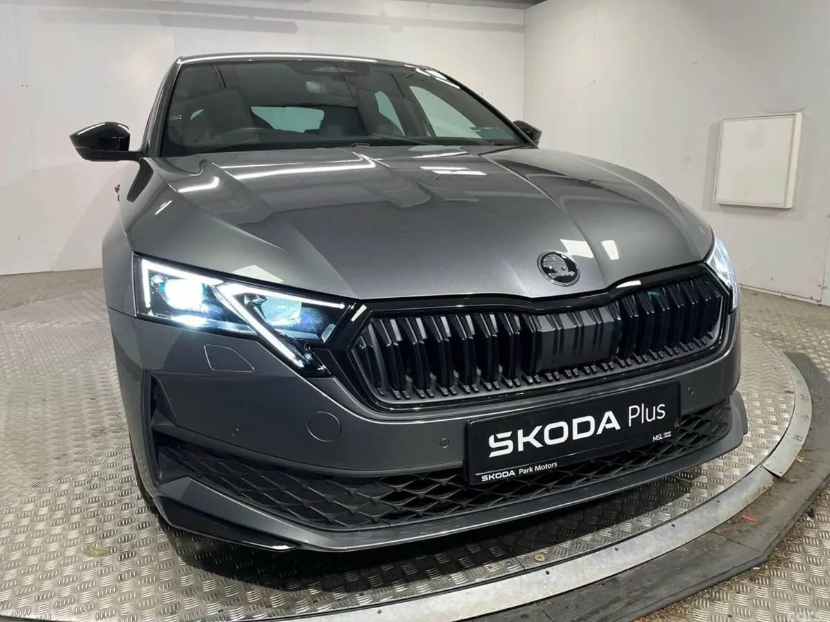 Skoda Octavia Saloon, Diesel, 2026, Grey