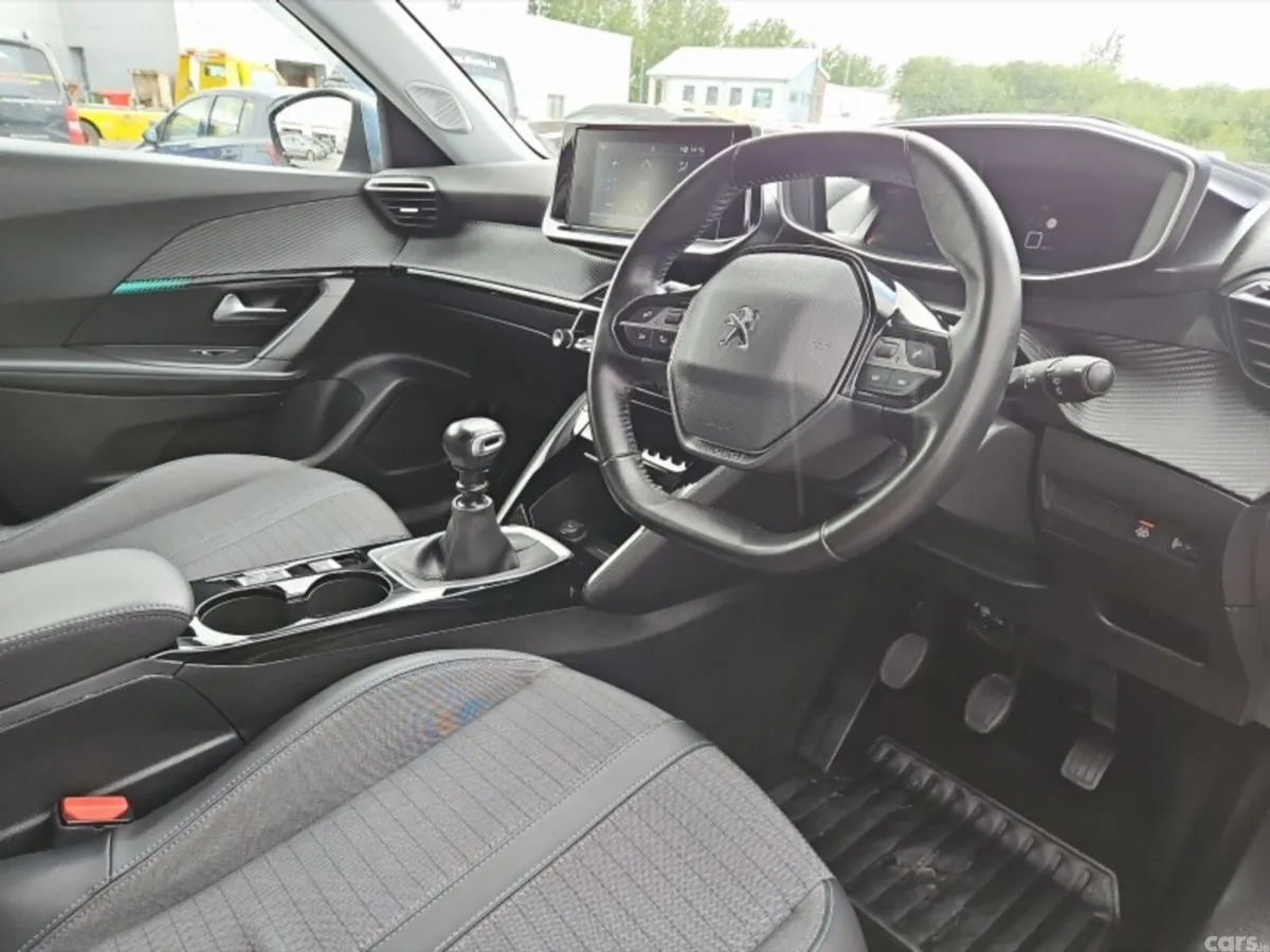 Peugeot 2008 MPV, Petrol, 2021, Grey