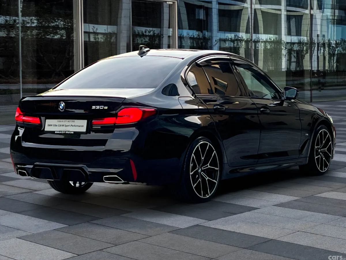 BMW 5-Series Saloon, Petrol Plug-in Hybrid, 2020, Black