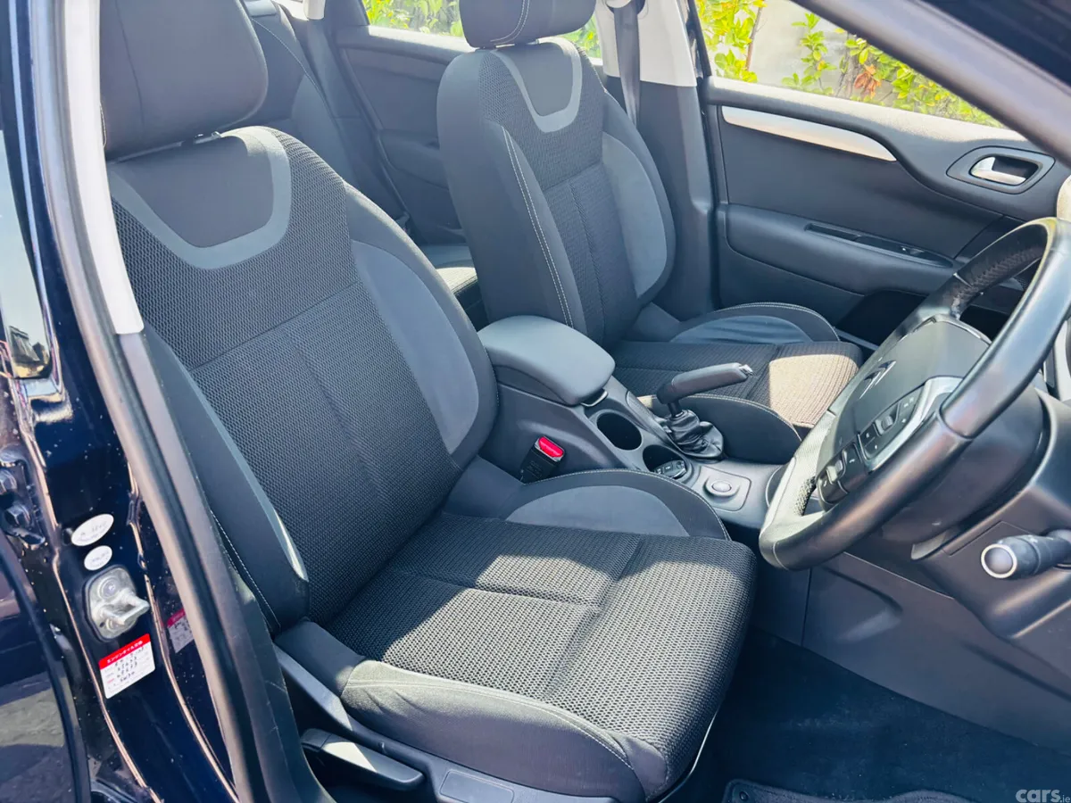 Citroen C4 Hatchback, Petrol, 2016, Blue