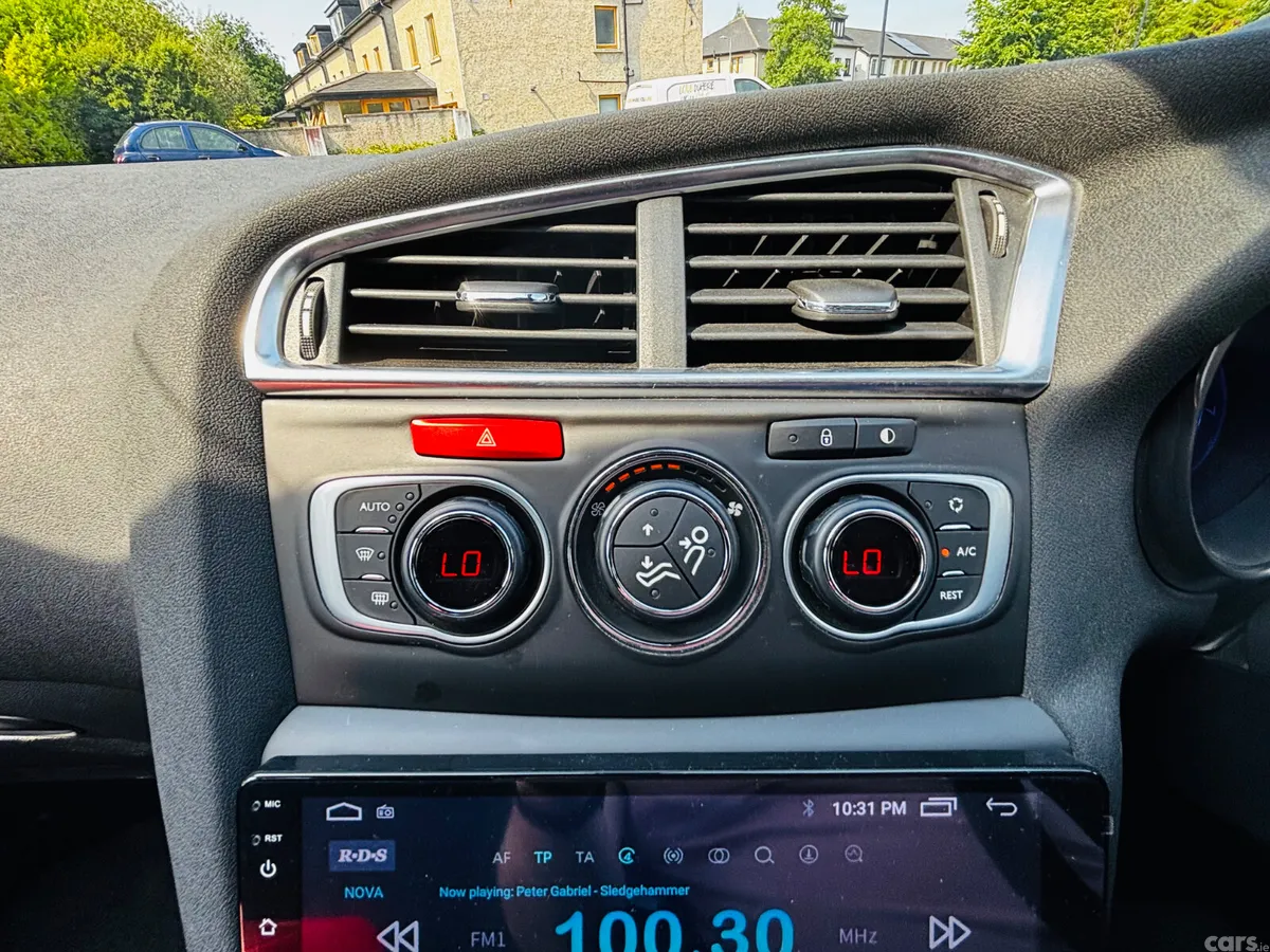 Citroen C4 Hatchback, Petrol, 2016, Blue