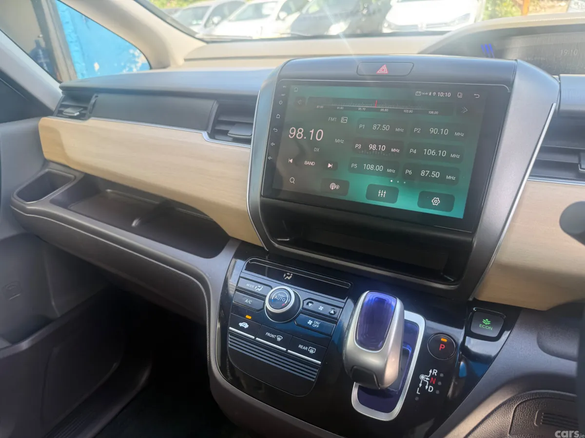 Honda Freed Hatchback, Petrol Hybrid, 2017, Silver