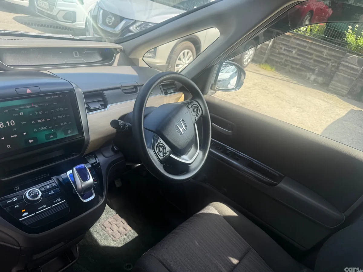 Honda Freed Hatchback, Petrol Hybrid, 2017, Silver