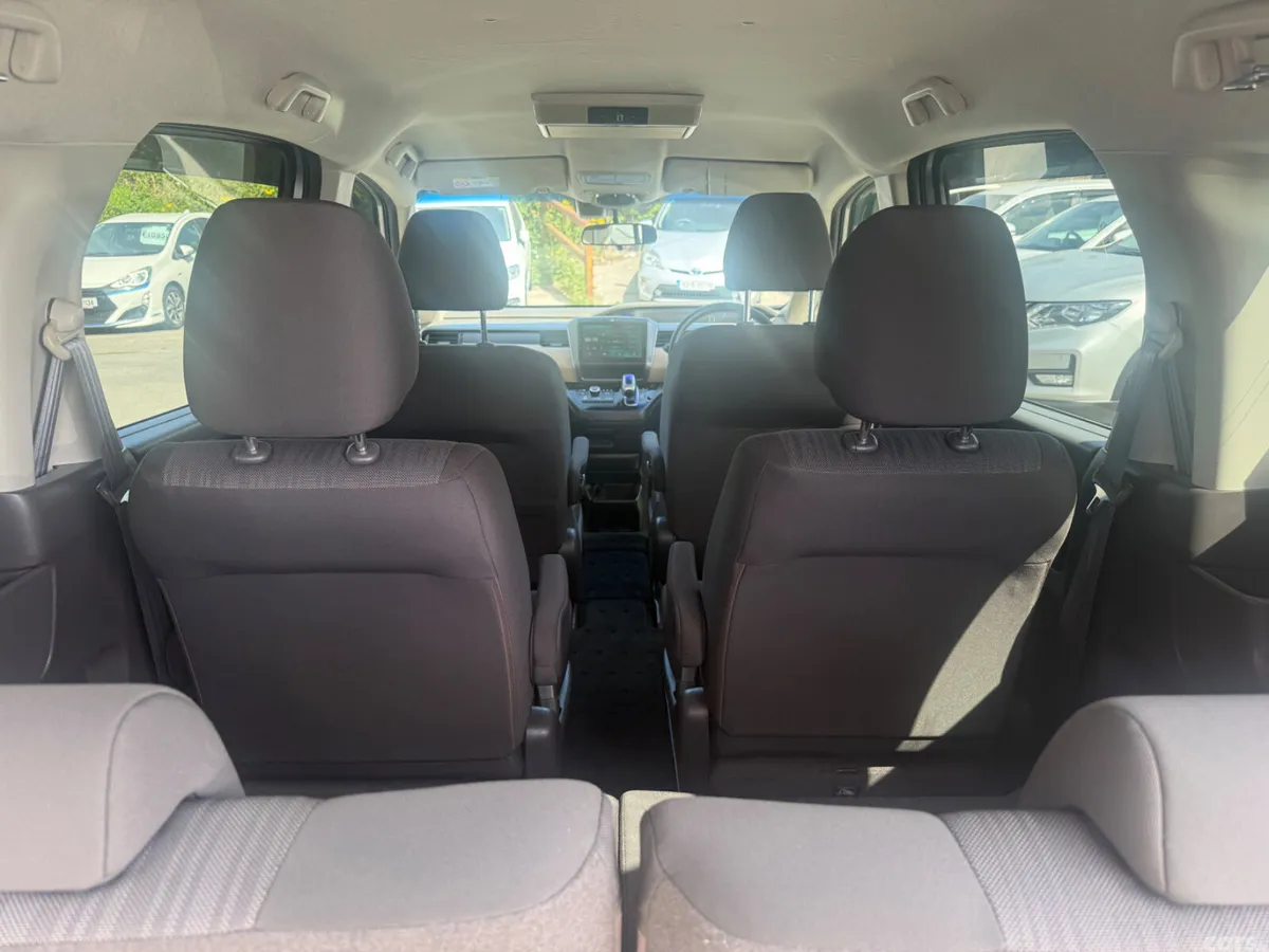 Honda Freed Hatchback, Petrol Hybrid, 2017, Silver
