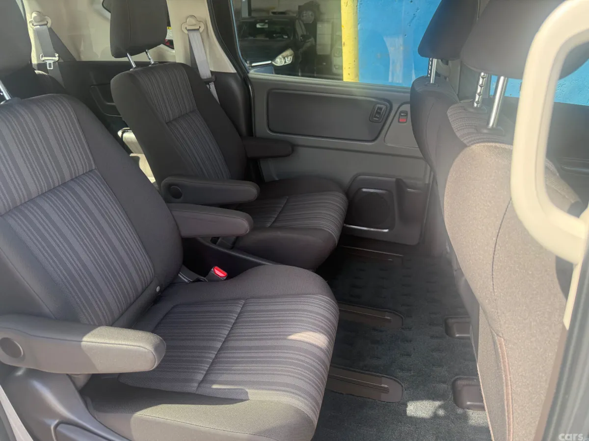 Honda Freed Hatchback, Petrol Hybrid, 2017, Silver
