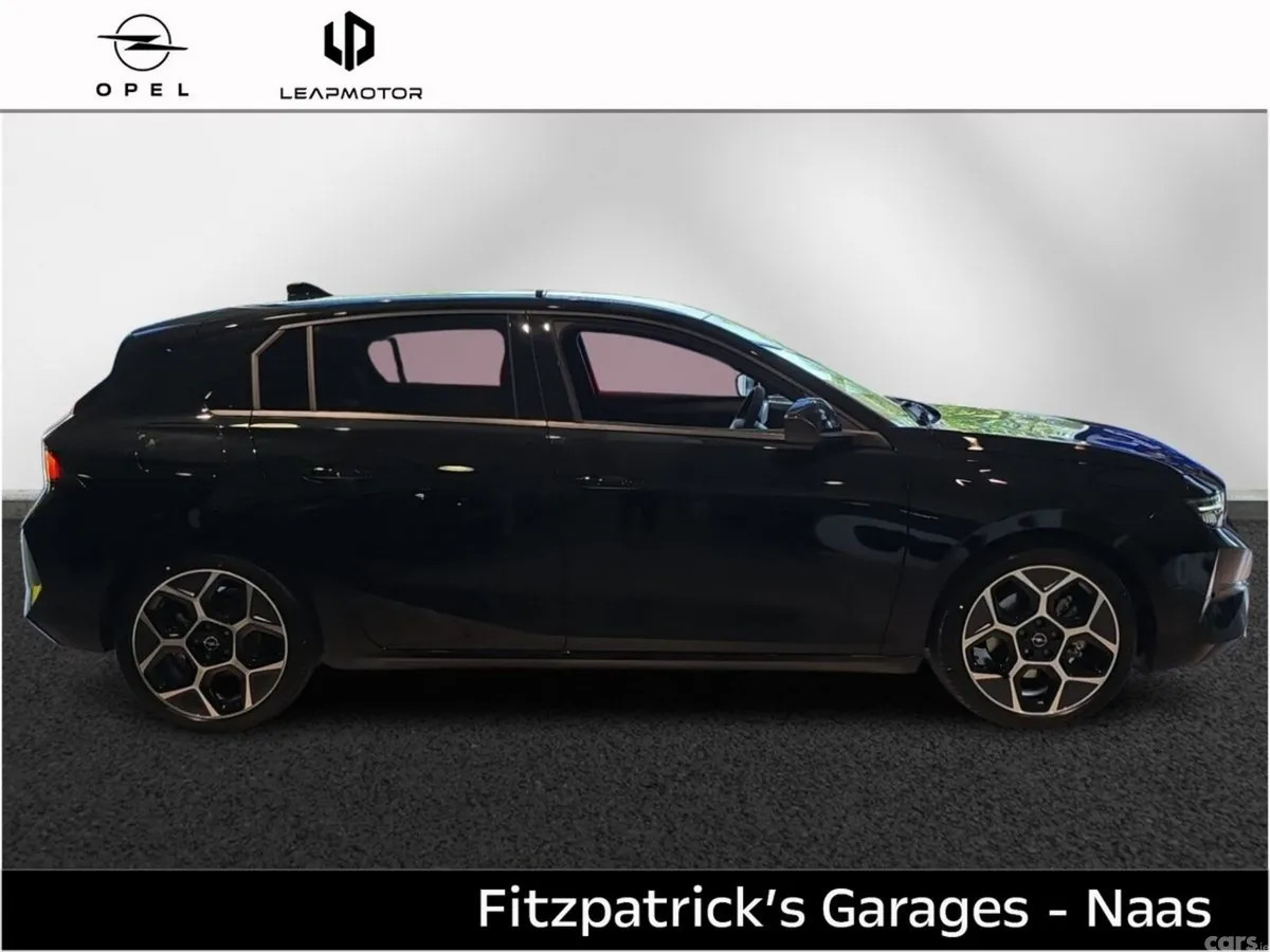 Opel Astra Hatchback, Petrol Hybrid, 2026, Black
