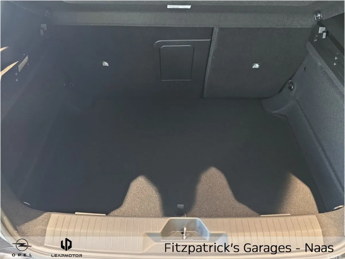 Opel Astra Hatchback, Petrol Hybrid, 2026, Black