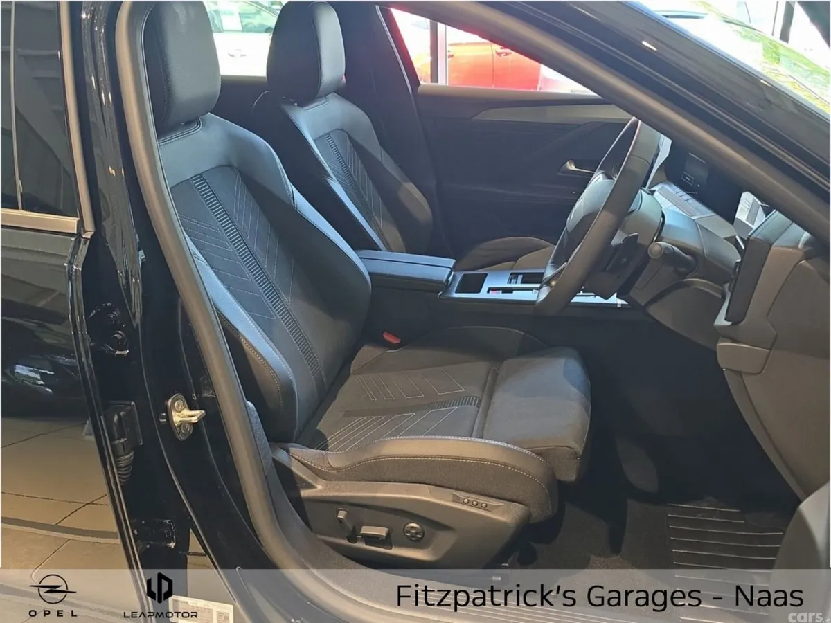Opel Astra Hatchback, Petrol Hybrid, 2026, Black