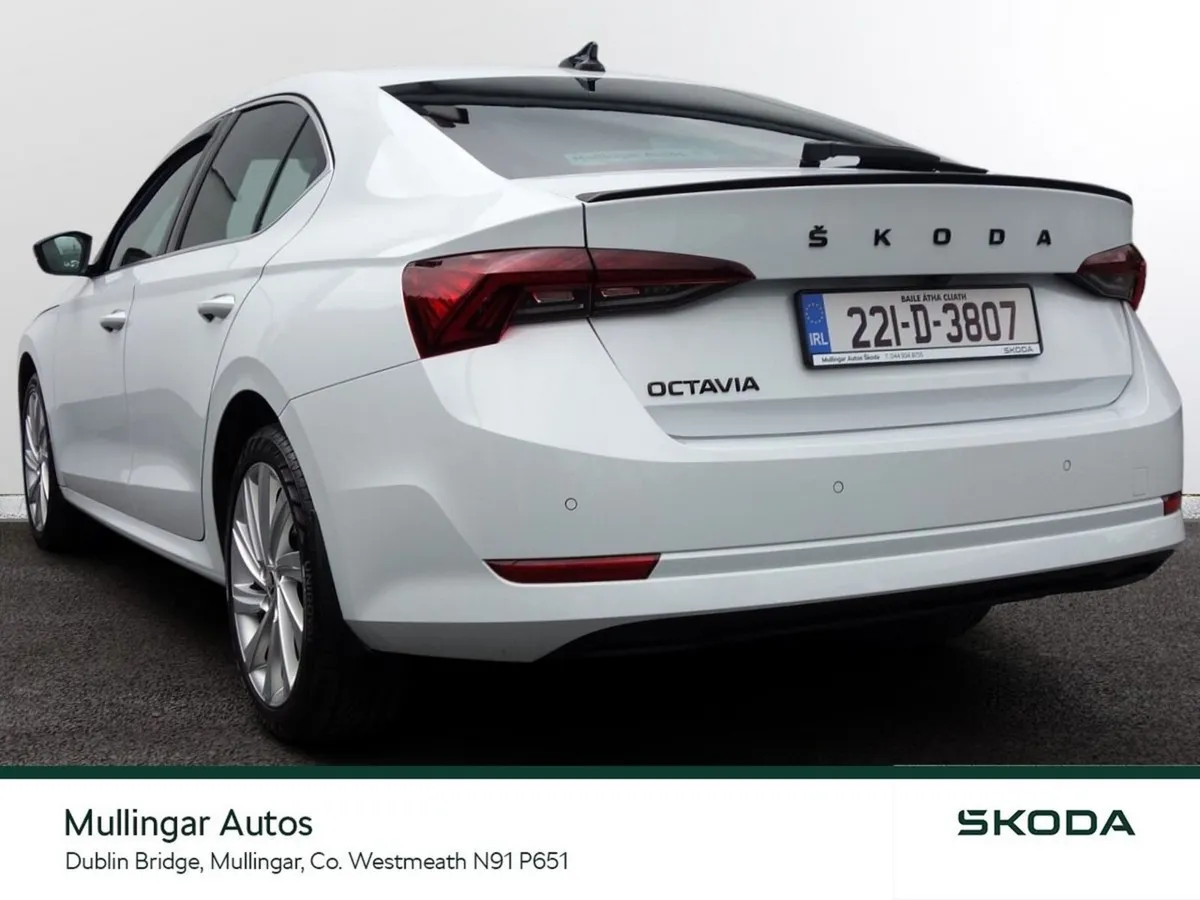 Skoda Octavia Saloon, Diesel, 2022, White