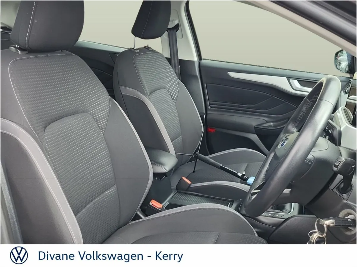Ford Focus Hatchback, Petrol, 2019, Grey