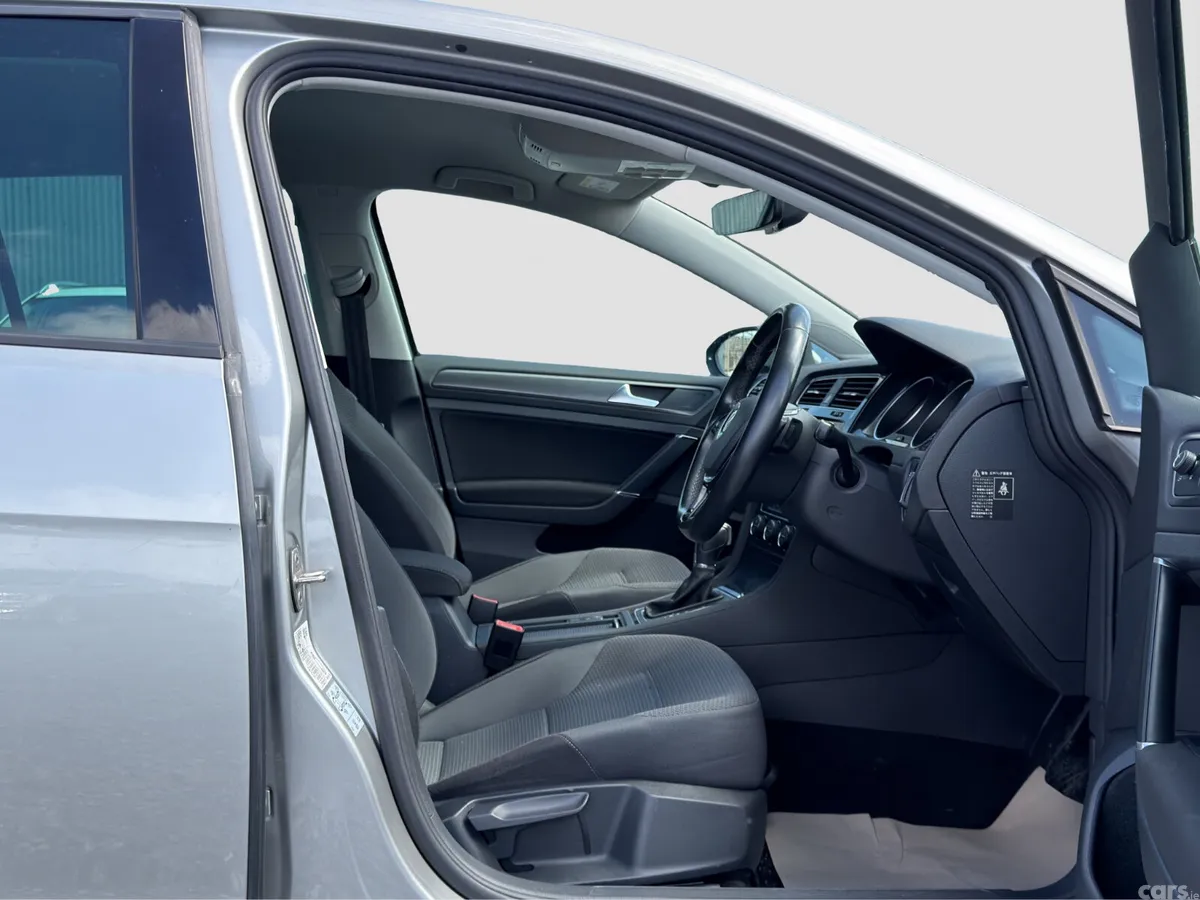 Volkswagen Golf Hatchback, Petrol, 2017, Grey