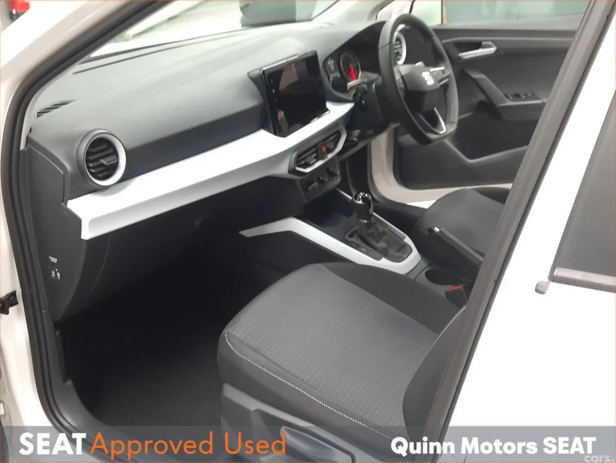 SEAT Arona Hatchback, Petrol, 2023, White