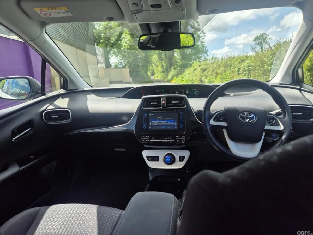 Toyota Prius Hatchback, Petrol Hybrid, 2017, White