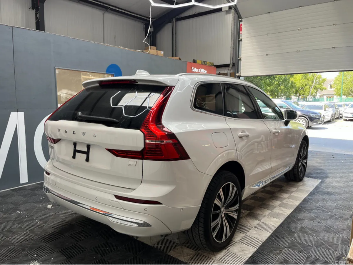 Volvo XC60 SUV, Petrol Hybrid, 2021, White