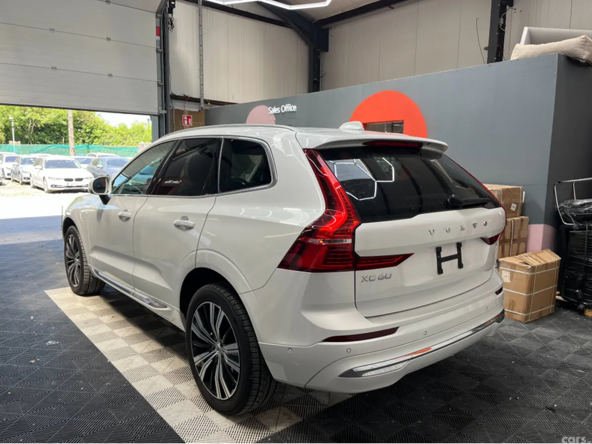Volvo XC60 SUV, Petrol Hybrid, 2021, White