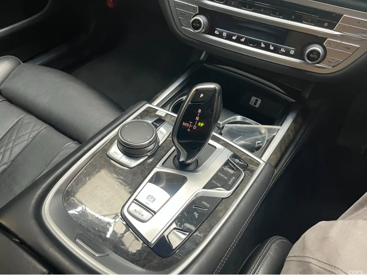BMW 7-Series Saloon, Petrol Plug-in Hybrid, 2017, Black
