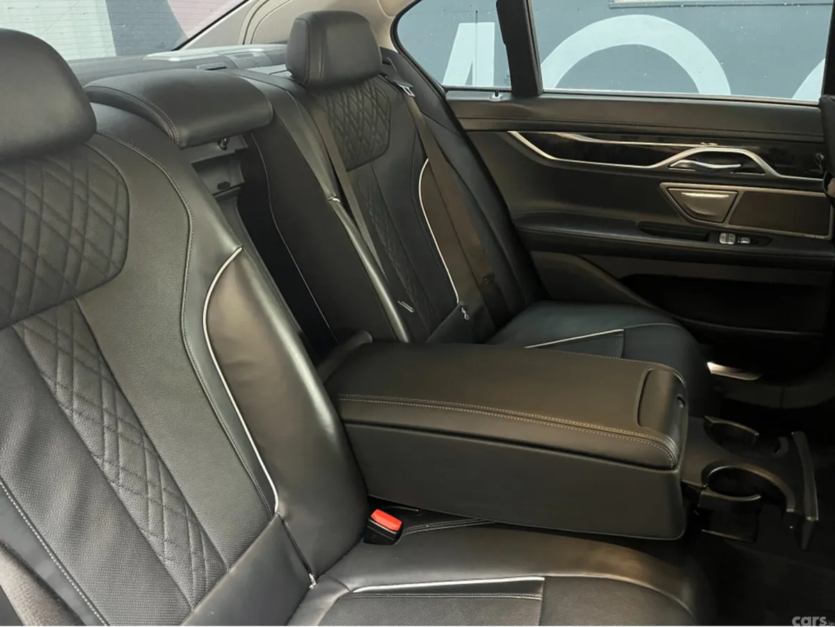 BMW 7-Series Saloon, Petrol Plug-in Hybrid, 2017, Black
