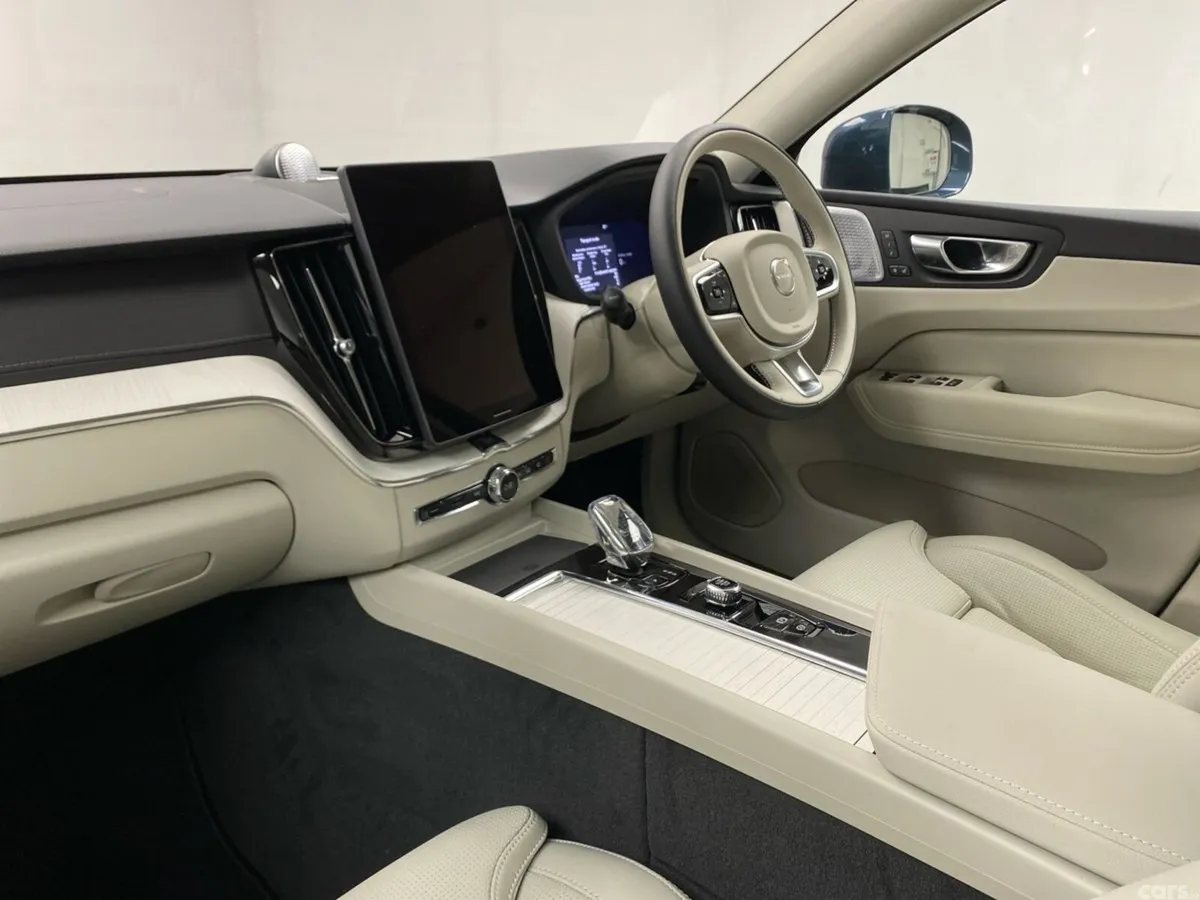 Volvo XC60 SUV, Petrol Plug-in Hybrid, 2026, Blue