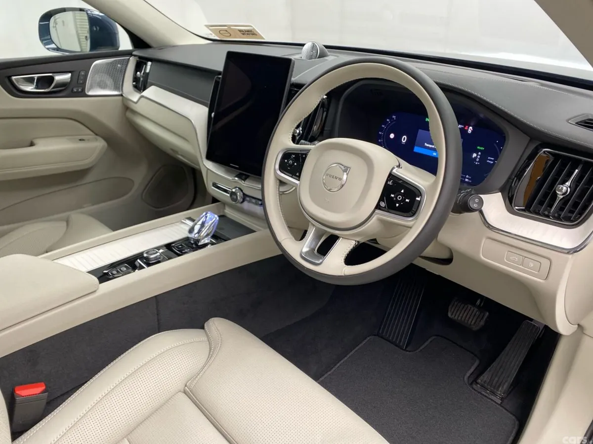 Volvo XC60 SUV, Petrol Plug-in Hybrid, 2026, Blue