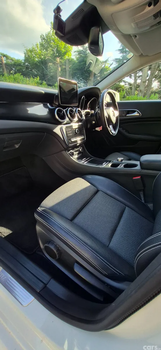 Mercedes-Benz CLA Saloon, Petrol, 2017, White