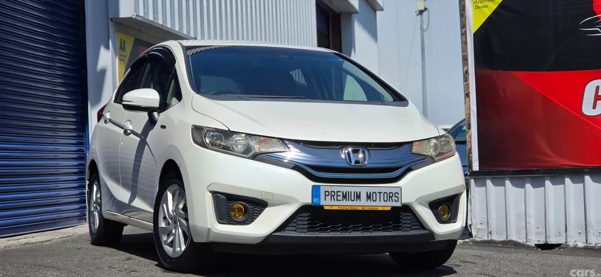 Honda Fit Hatchback, Petrol Hybrid, 2014, White