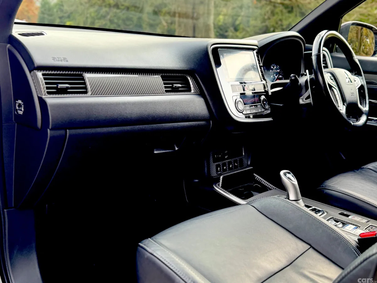 Mitsubishi Outlander SUV, Petrol Plug-in Hybrid, 2019, Grey