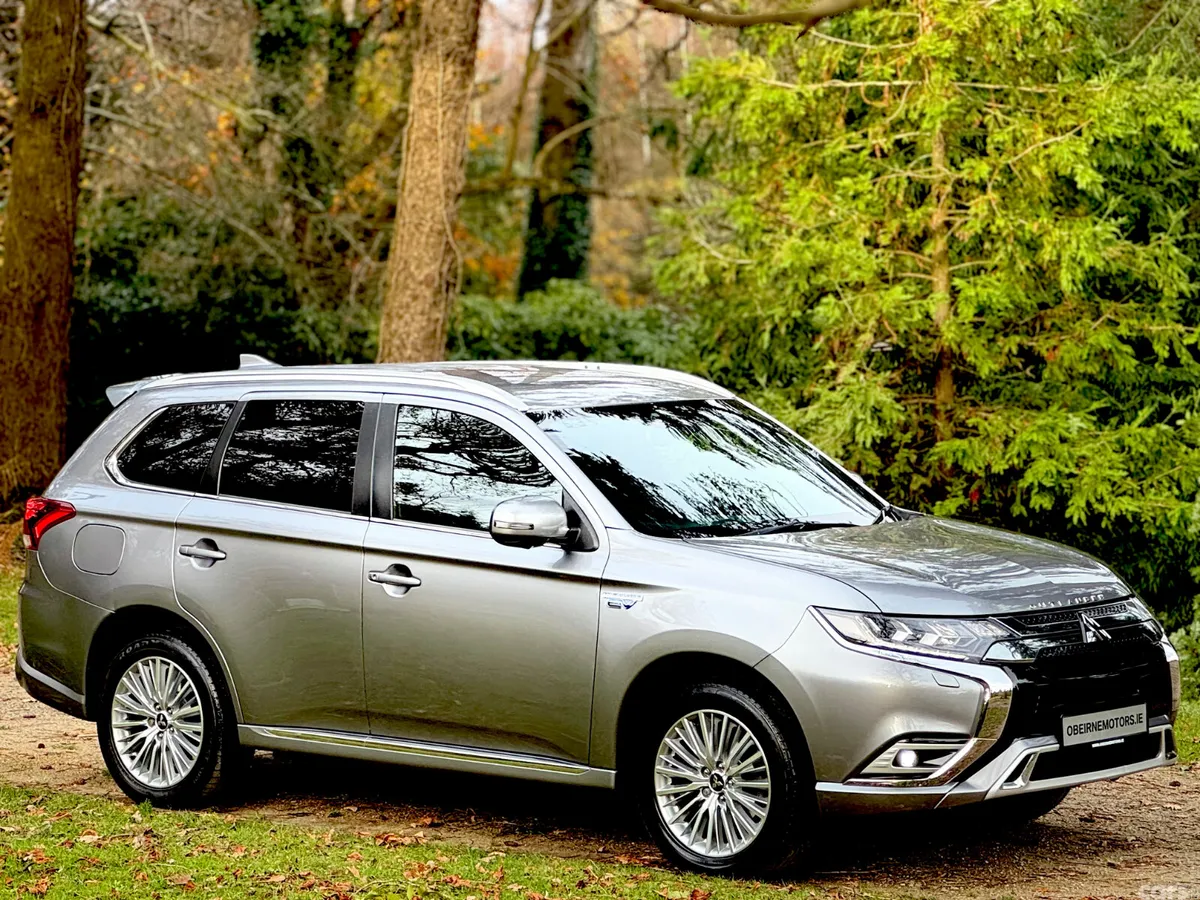 Mitsubishi Outlander SUV, Petrol Plug-in Hybrid, 2019, Grey