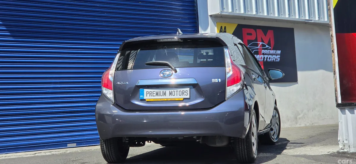 Toyota Aqua Hatchback, Petrol Hybrid, 2015, Blue