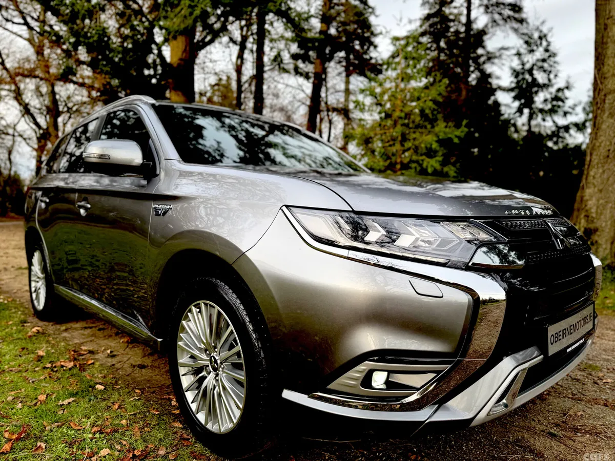 Mitsubishi Outlander SUV, Petrol Plug-in Hybrid, 2019, Grey