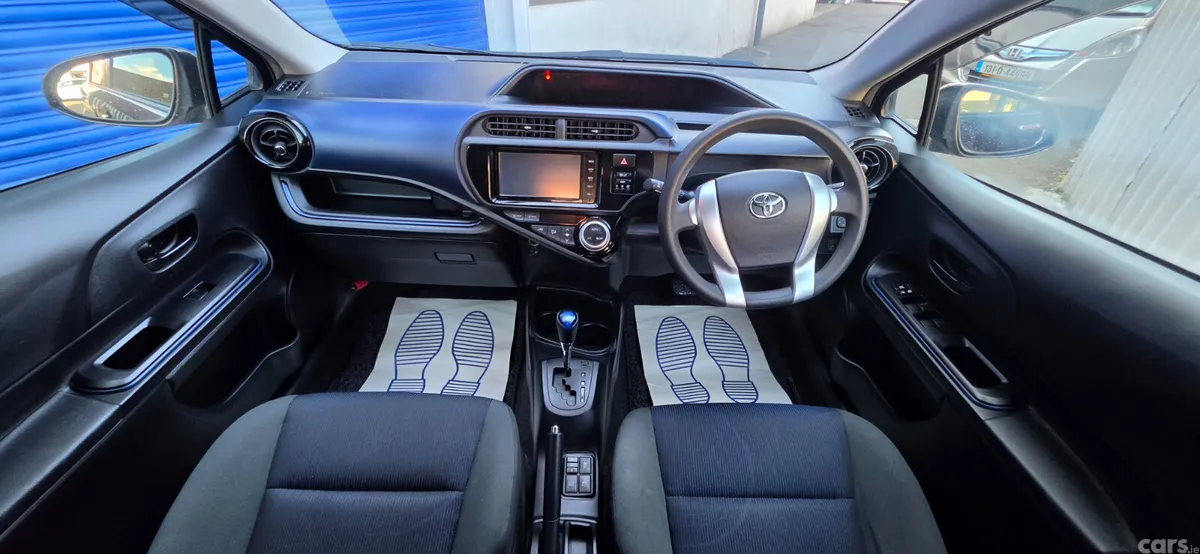 Toyota Aqua Hatchback, Petrol Hybrid, 2015, Blue