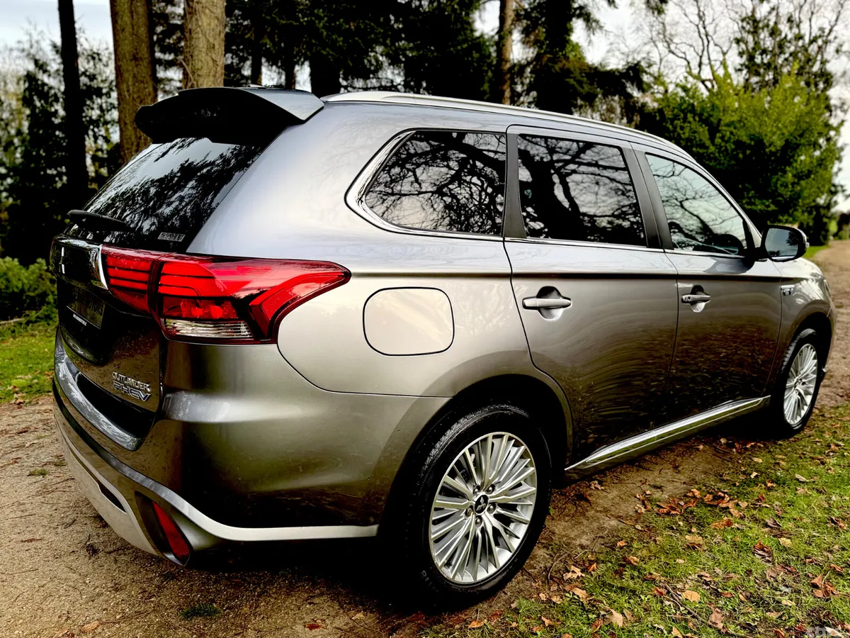 Mitsubishi Outlander SUV, Petrol Plug-in Hybrid, 2019, Grey