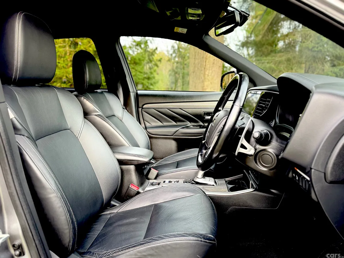 Mitsubishi Outlander SUV, Petrol Plug-in Hybrid, 2019, Grey