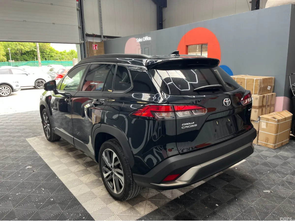 Toyota Corolla Cross SUV, Petrol Hybrid, 2024, Black