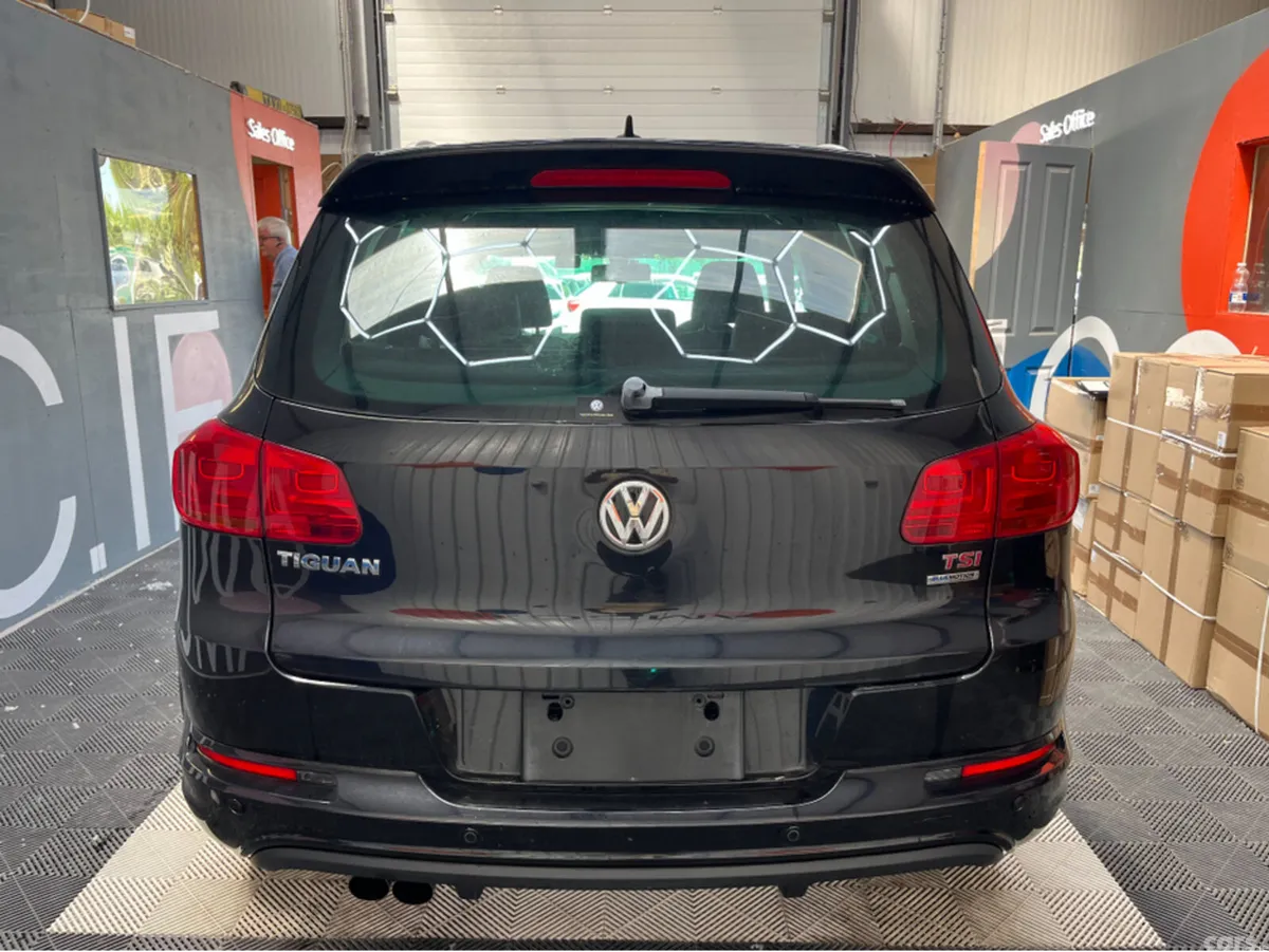 Volkswagen Tiguan SUV, Petrol, 2013, Black