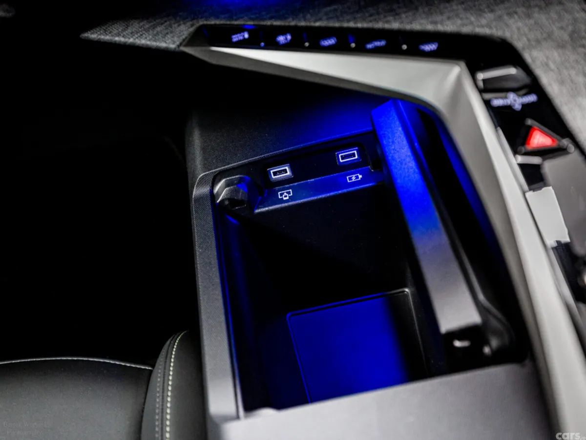 Peugeot 5008 SUV, Petrol Hybrid, 2025, White