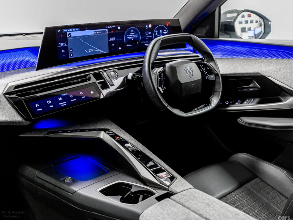 Peugeot 5008 SUV, Petrol Hybrid, 2025, White