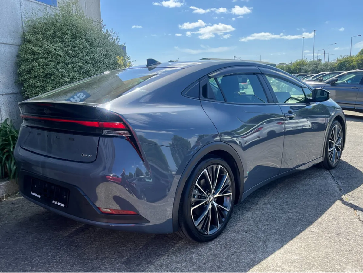 Toyota Prius Saloon, Petrol Hybrid, 2023, Grey