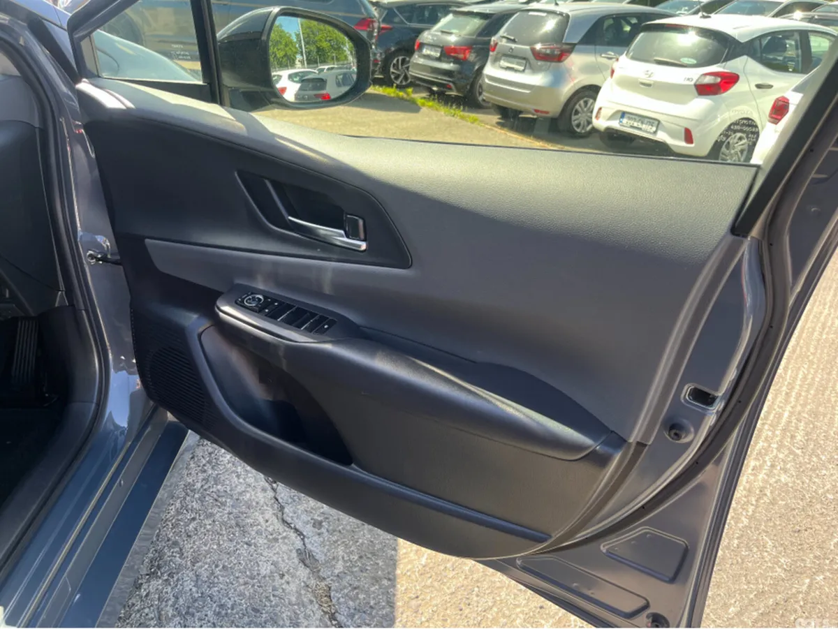 Toyota Prius Saloon, Petrol Hybrid, 2023, Grey