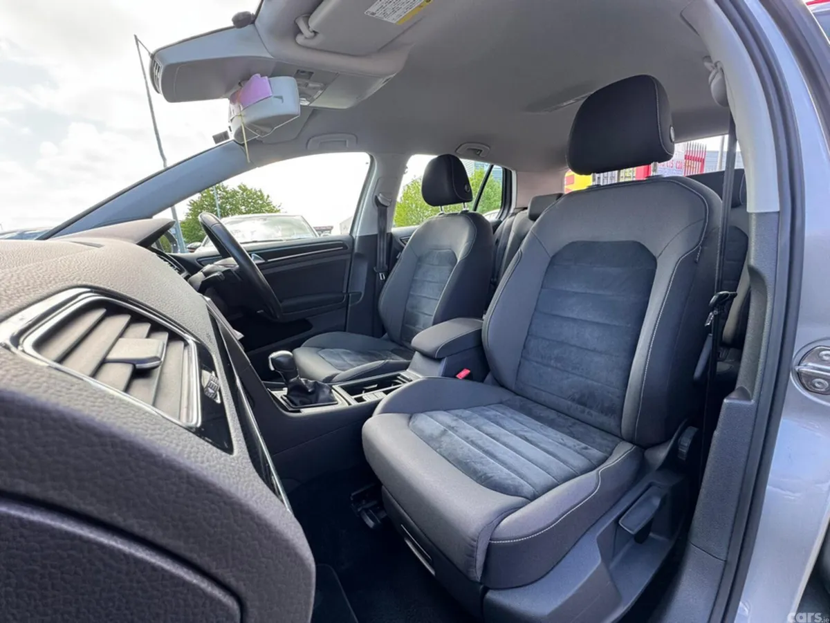Volkswagen Golf Hatchback, Petrol, 2014, Blue