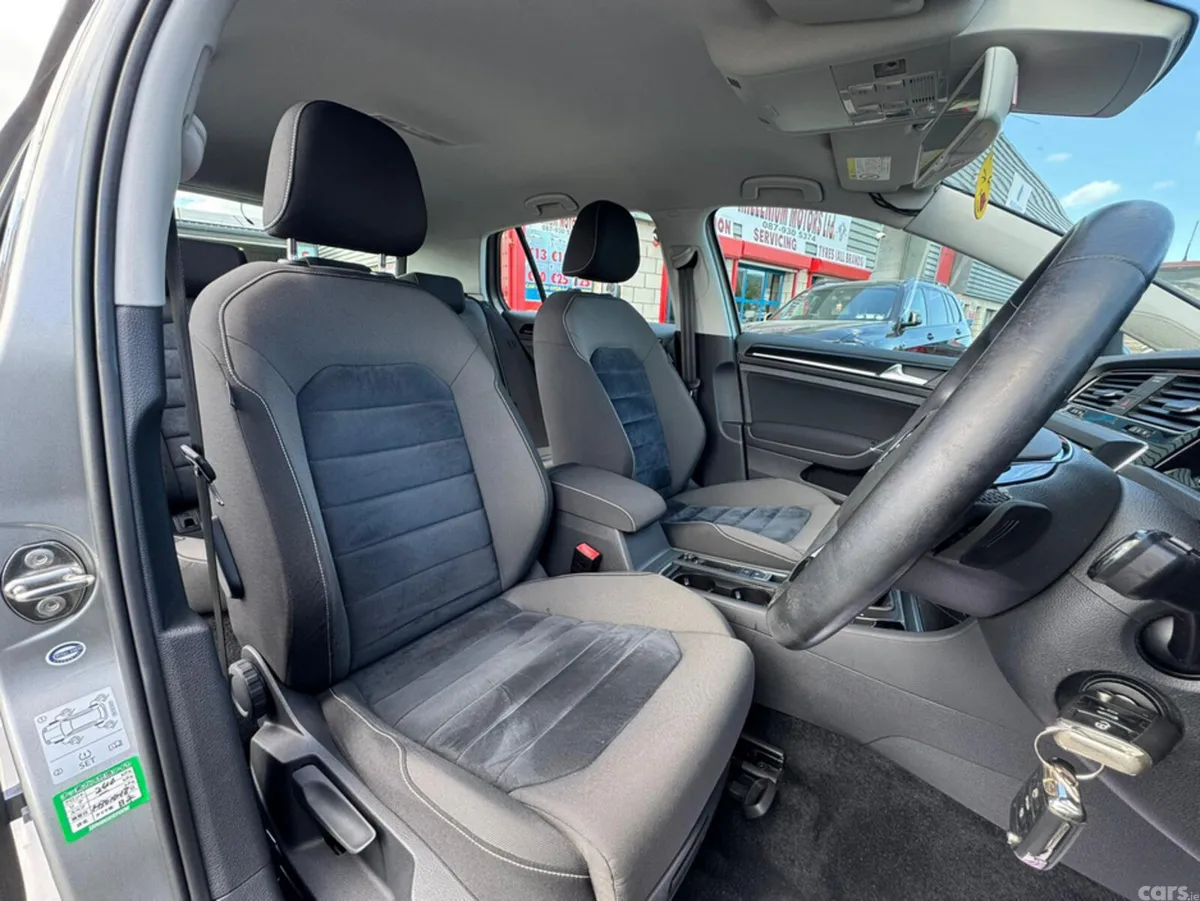 Volkswagen Golf Hatchback, Petrol, 2013, Silver