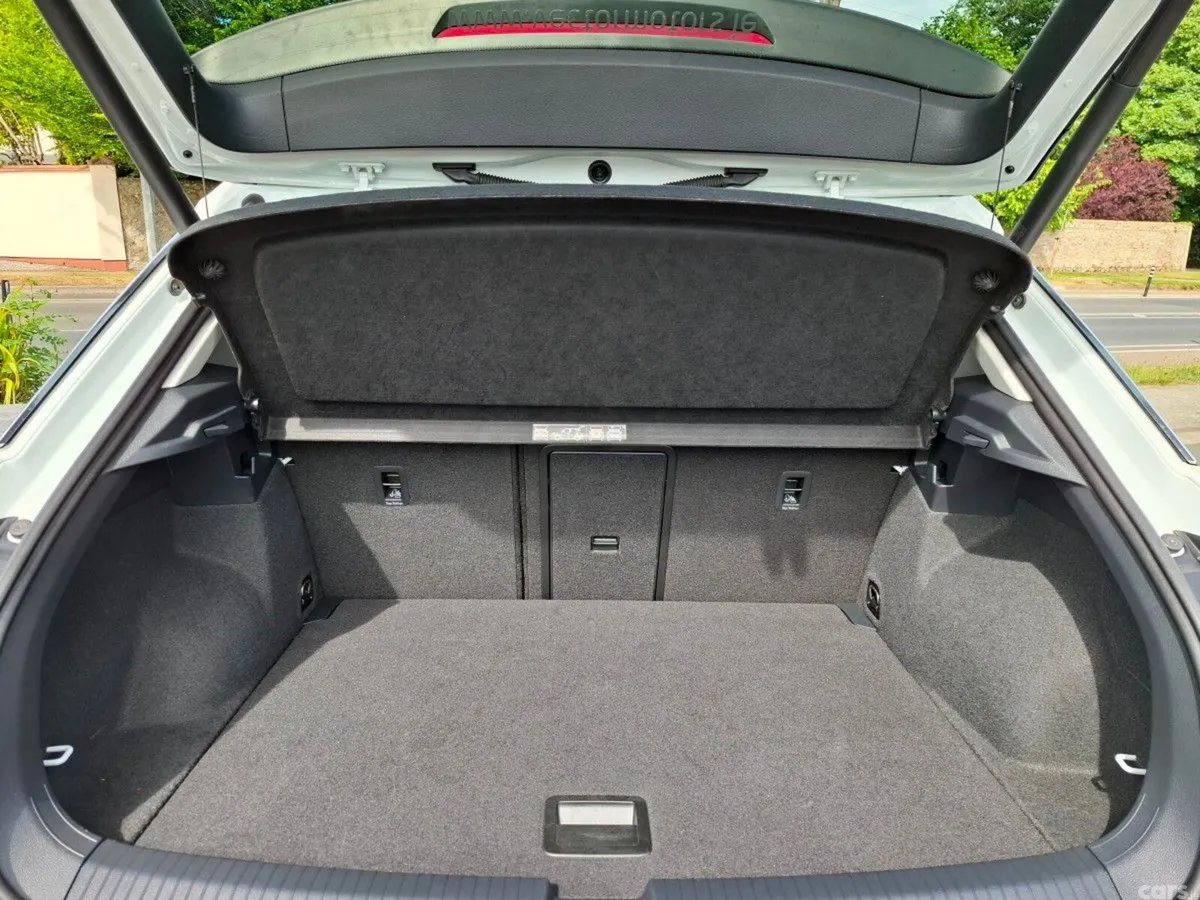 Volkswagen T-Roc SUV, Diesel, 2021, White