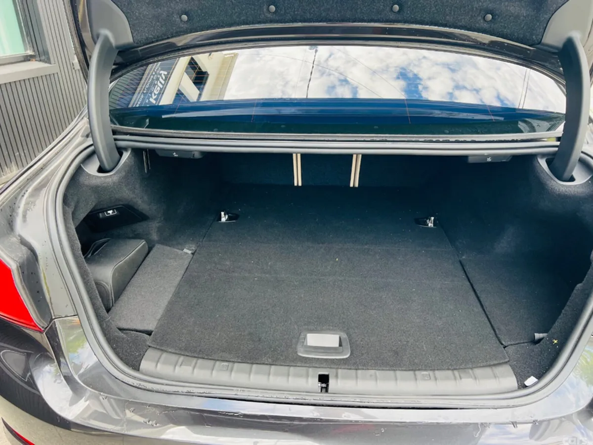 BMW 5-Series Saloon, Petrol Plug-in Hybrid, 2017, Grey