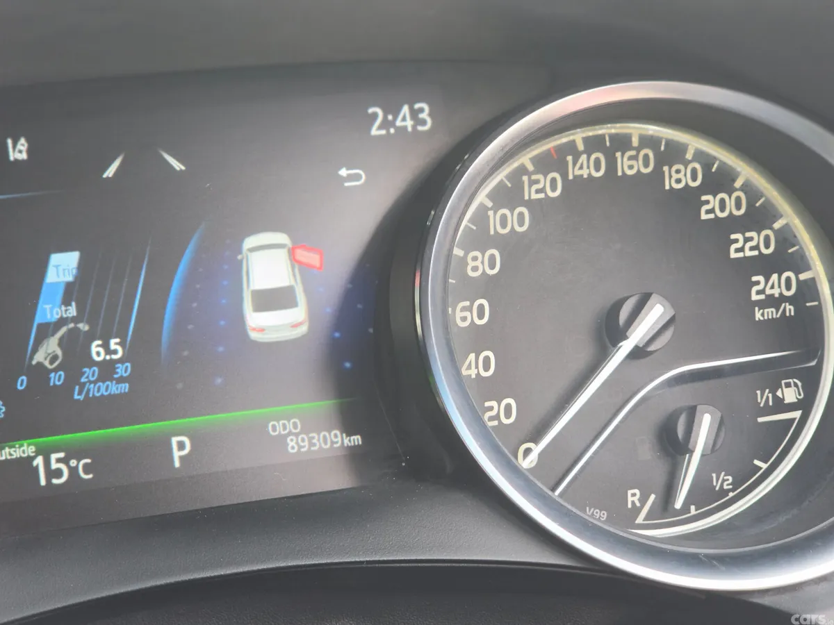 Toyota Camry Saloon, Petrol Hybrid, 2021, Red