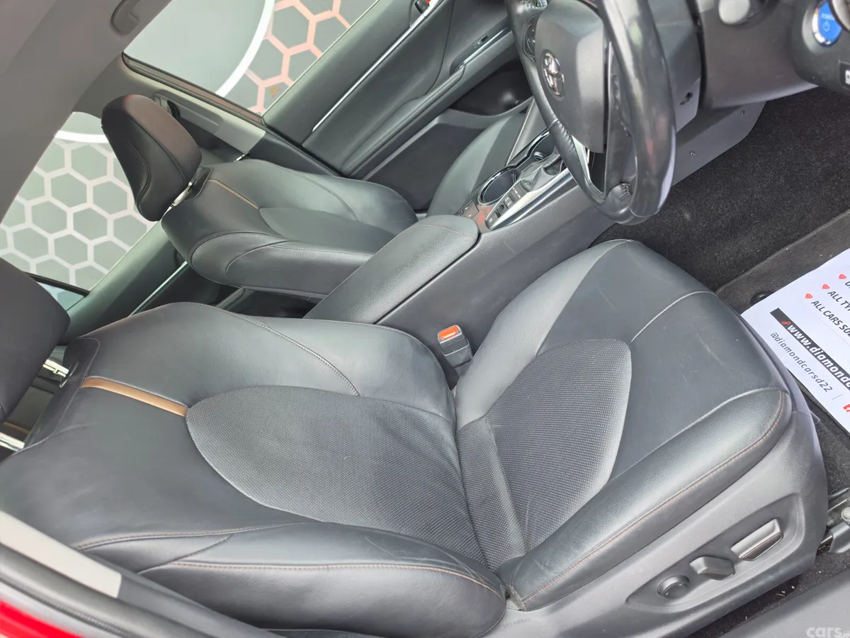 Toyota Camry Saloon, Petrol Hybrid, 2021, Red