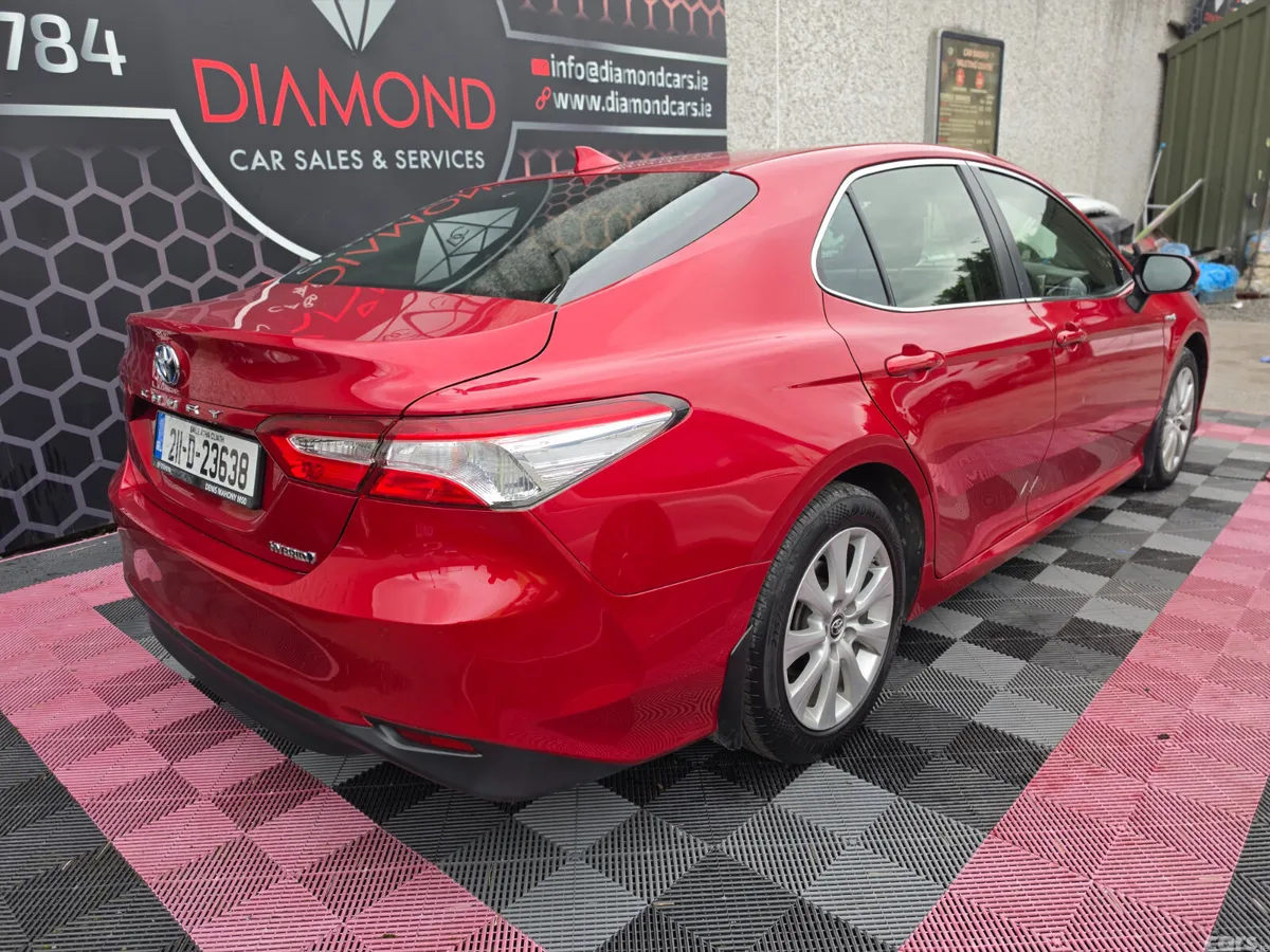 Toyota Camry Saloon, Petrol Hybrid, 2021, Red