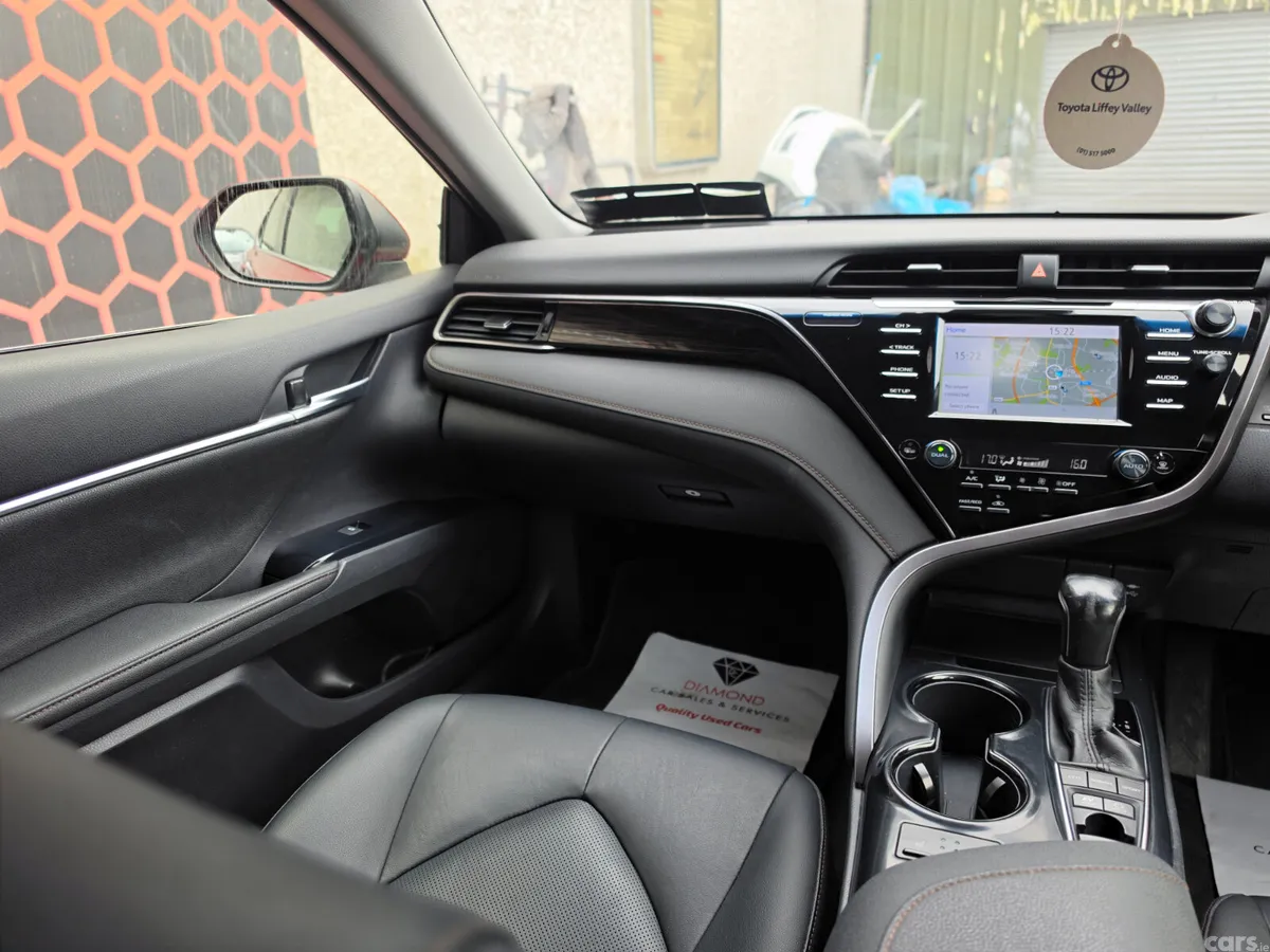 Toyota Camry Saloon, Petrol Hybrid, 2021, Red