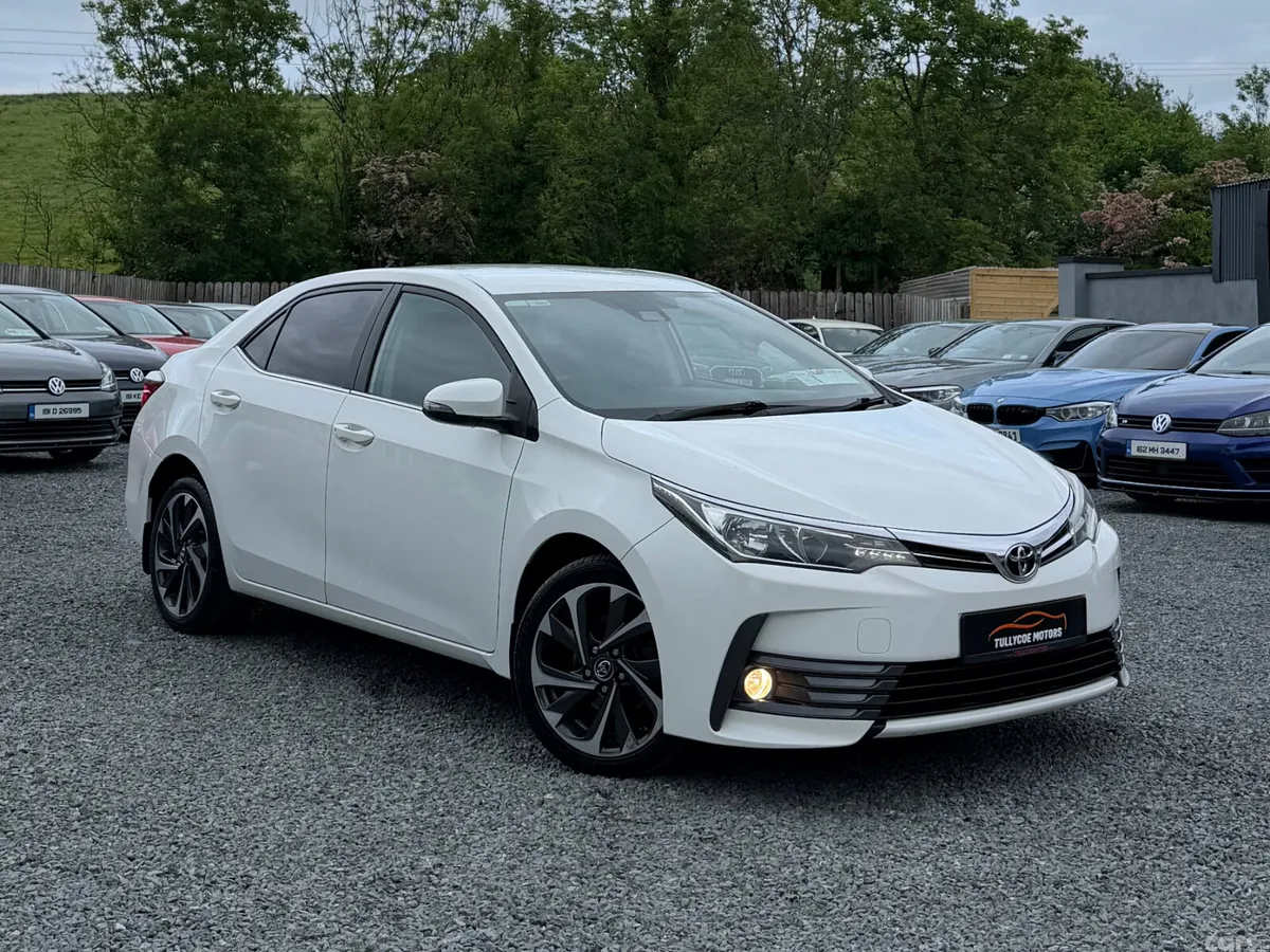 Toyota Corolla Saloon, Diesel, 2017, White